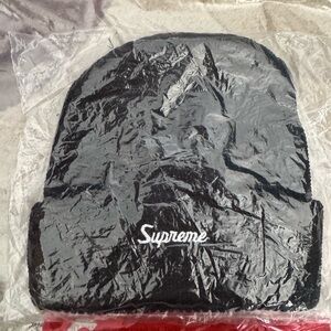 BRAND NEW supreme black loose gauge beanie